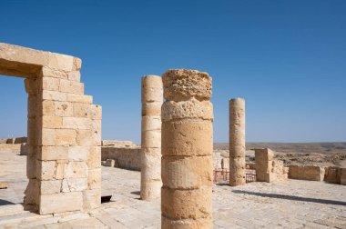 Güney İsrail 'deki Negev Çölü' nde, şimdi ulusal bir park olan antik Nabataean şehri Avdat 'taki yıkılmış binaların manzarası