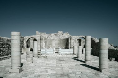 Güney İsrail 'deki Negev Çölü' nde, şimdi ulusal bir park olan antik Nabataean şehri Avdat 'taki yıkılmış binaların manzarası