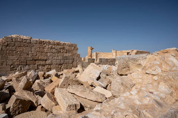 Güney İsrail 'deki Negev Çölü' nde, şimdi ulusal bir park olan antik Nabataean şehri Avdat 'taki yıkılmış binaların manzarası