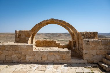 Güney İsrail 'deki Negev Çölü' nde, şimdi ulusal bir park olan antik Nabataean şehri Avdat 'taki yıkılmış binaların manzarası
