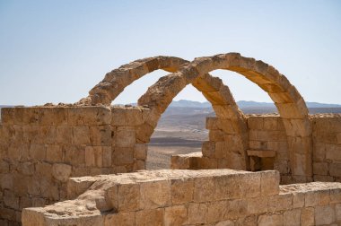 Güney İsrail 'deki Negev Çölü' nde, şimdi ulusal bir park olan antik Nabataean şehri Avdat 'taki yıkılmış binaların manzarası