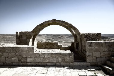 Güney İsrail 'deki Negev Çölü' nde, şimdi ulusal bir park olan antik Nabataean şehri Avdat 'taki yıkılmış binaların manzarası