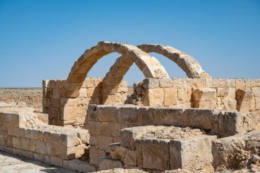 Güney İsrail 'deki Negev Çölü' nde, şimdi ulusal bir park olan antik Nabataean şehri Avdat 'taki yıkılmış binaların manzarası