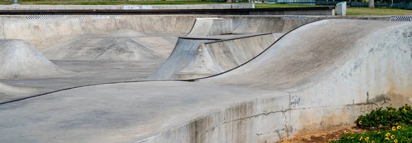 Veřejné Hřiště Pro Skateboard Rekreačním Parku Žádní Lidé — Stock fotografie