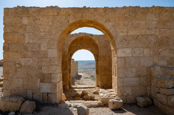 Güney İsrail 'deki Negev Çölü' nde, şimdi ulusal bir park olan antik Nabataean şehri Avdat 'taki yıkılmış binaların manzarası