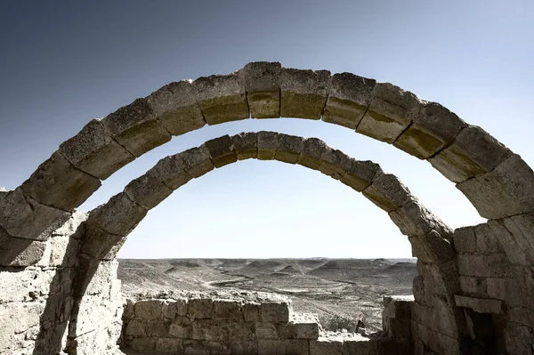 Güney İsrail 'deki Negev Çölü' nde, şimdi ulusal bir park olan antik Nabataean şehri Avdat 'taki yıkılmış binaların manzarası