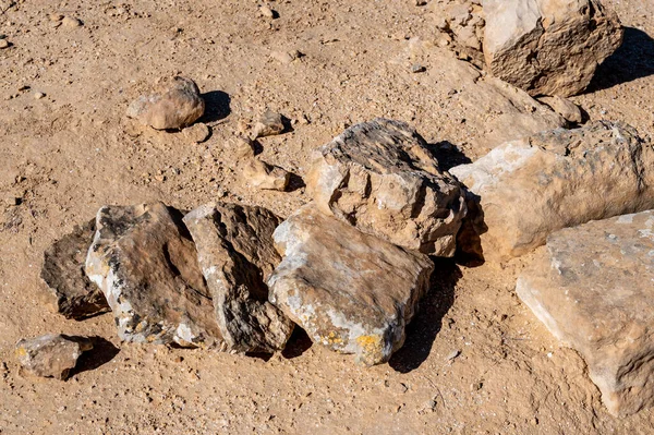 Empilhados Juntos Pedras Diferentes Tamanhos Formas Deserto Close — Fotografia de Stock