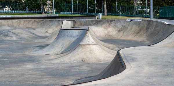 Veřejné Hřiště Pro Skateboard Rekreačním Parku Žádní Lidé — Stock fotografie