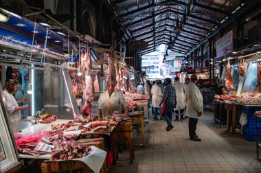 ATİNA, GREECE - 14 Mayıs 2022: Yunanistan 'ın Afiinas Caddesi üzerindeki Merkez Atina Pazarı