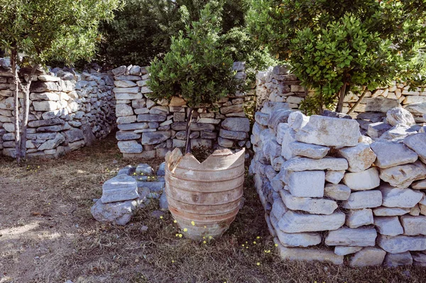 Remains Ancient Stone Block Wall Sea Greece Sunny Day — 스톡 사진