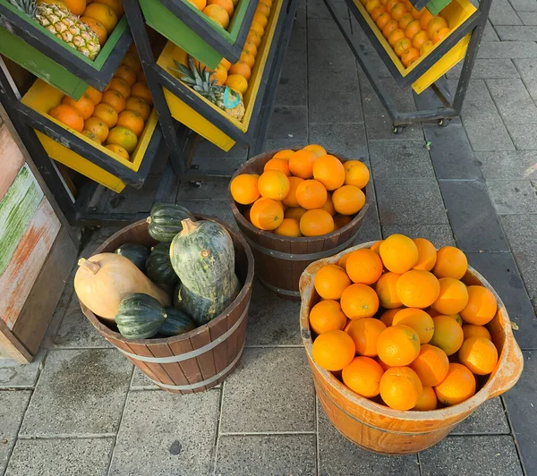 Close Photo Tangerine Bucket Counter Bazaar Photo Taken Fresh Fruit — Stock Photo, Image