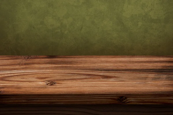 Старий дерев'яний стіл з темного тла — стокове фото