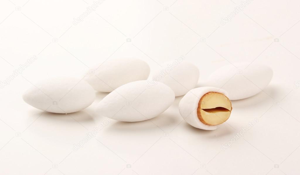 Almond sugar with clipping path