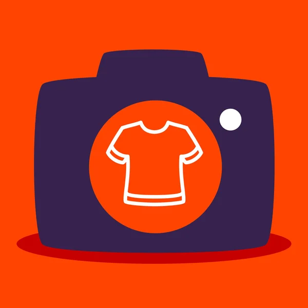 Riflessa nella T-shirt della fotocamera . — Vettoriale Stock