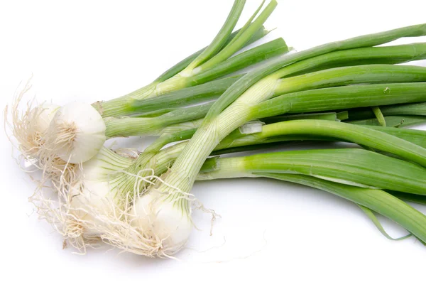 緑の茎と白いタマネギ — ストック写真