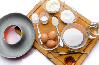 Fransız bir halka pasta, adlandırılmış savarin hazırlamak için malzemeler
