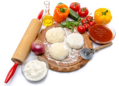 Bir pizza yapmak için malzemeler