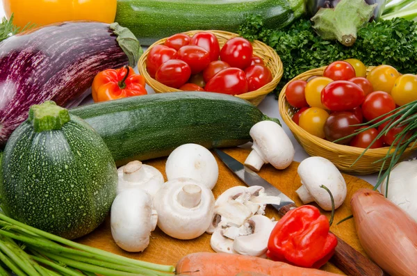 Composición con diferentes verduras frescas —  Fotos de Stock