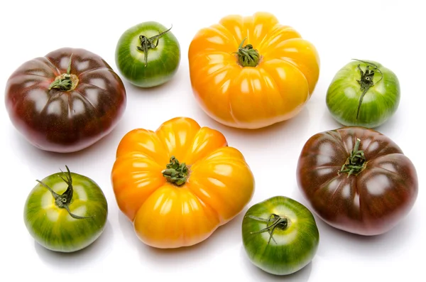 Grüne, gelbe und lila Tomaten — Stockfoto