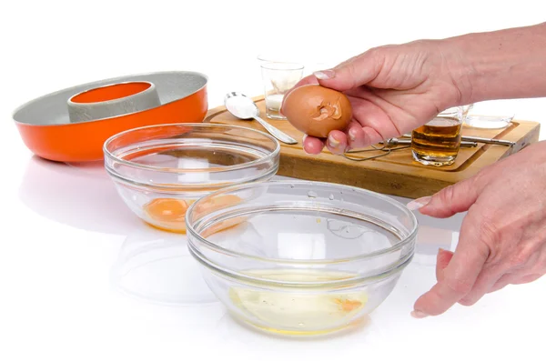 Preparazione di una torta ad anello francese, chiamata savarin — Foto Stock