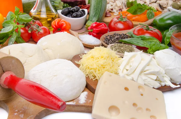 Ingredients to make a pizza — Stock Photo, Image