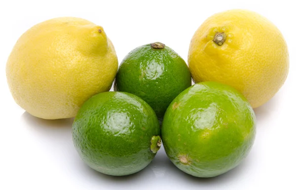Verse citroenen en limoenen (lemmetjes) — Stockfoto
