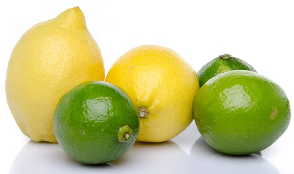 Fresh lemons and limes — Stock Photo, Image