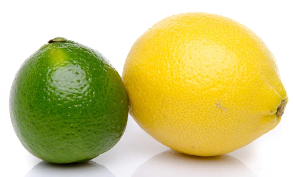 Verse citroen en limoen — Stockfoto