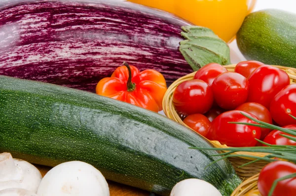 Sammansättning med olika färska grönsaker — Stockfoto
