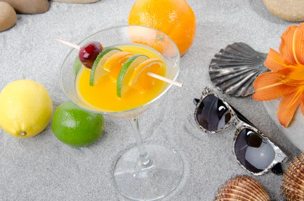 Healthy orange cocktail on a beach environment — Stock Photo, Image