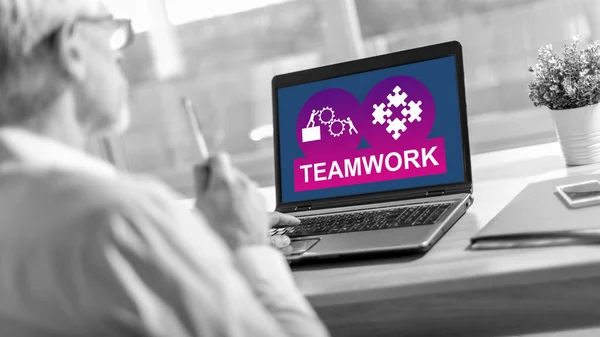 Laptop Scherm Met Een Concept Teamwork — Stockfoto