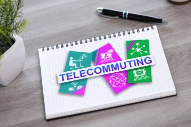 Bir not defterine telekomünikasyon konsepti çizildi