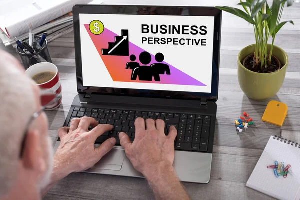 Üzleti Perspektíva Koncepció Látható Egy Laptopon Amit Egy Férfi Használ — Stock Fotó