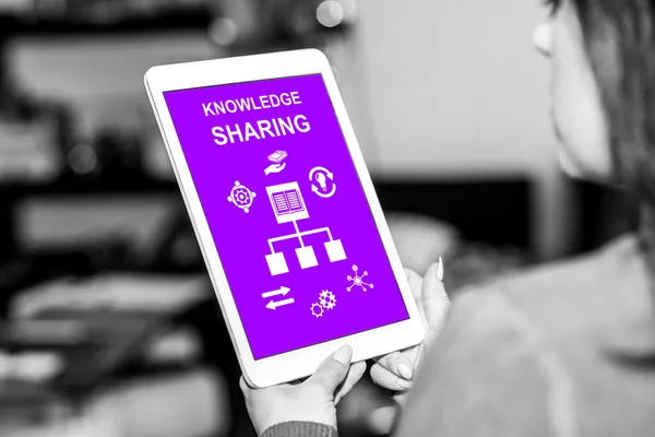Tela Tablet Exibindo Conceito Compartilhamento Conhecimento — Fotografia de Stock