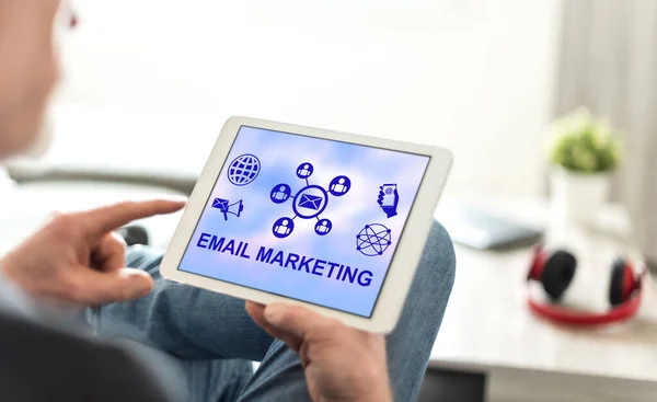 Pantalla Tableta Que Muestra Concepto Email Marketing — Foto de Stock