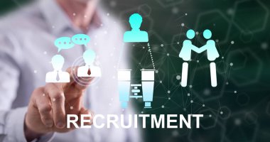 Adam dokunmatik ekranda işe alım konseptine parmağıyla dokunuyor.