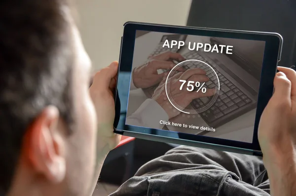 タブレット上のアプリケーションアップデートコンセプト — ストック写真