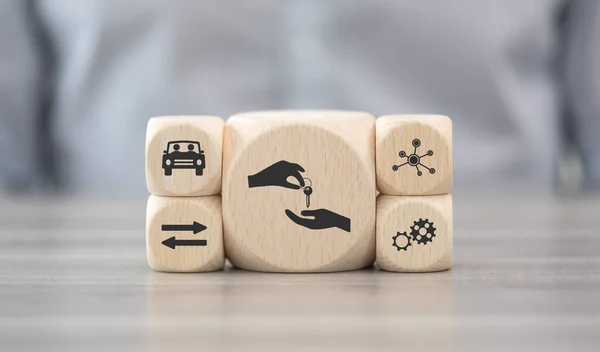 車の共有の概念のシンボルと木製のブロック — ストック写真