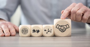 İşbirliği sembollü tahta bloklar