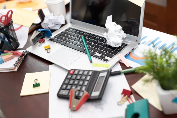 Rommelig Rommelig Bureau — Stockfoto