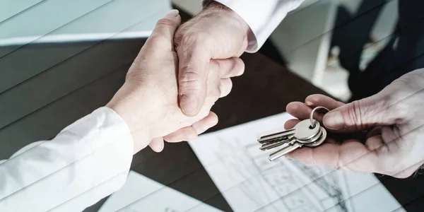 Estate Agent Giving House Keys Customer Contract Signature Geometric Pattern — Stockfoto