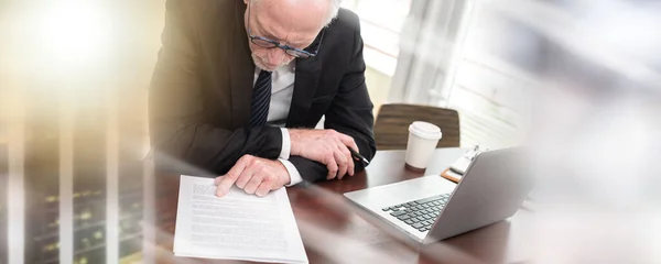 Senior Businessman Reading Checking Document Office Lorem Ipsum Text Used — Foto de Stock
