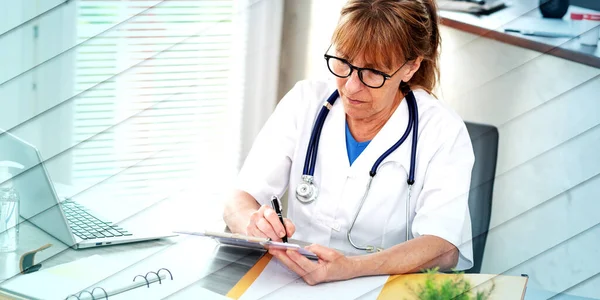 Female Doctor Taking Notes Clipboard Medical Office Geometric Pattern — Stock Photo, Image