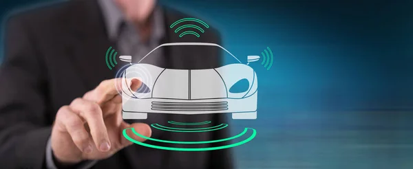 Mann Berührt Smart Car Konzept Mit Dem Finger Auf Touchscreen — Stockfoto