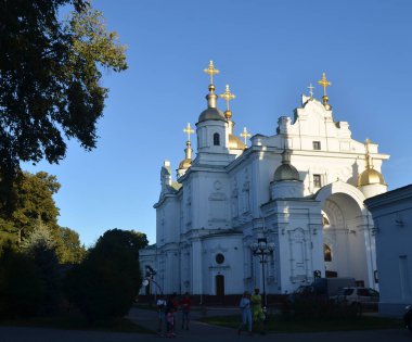 Şehirlerden birinde Hıristiyan kilisesi.