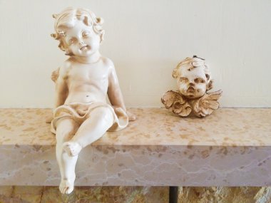 güzel beyaz antika melekler