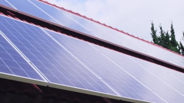 Panele Słoneczne Dachu Fabryki Pojęcie Energii Alternatywnej — Wideo stockowe