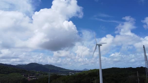 Windmill Electric Power Production Beautiful Landscapes Blue Skies Generate Clean — Stockvideo