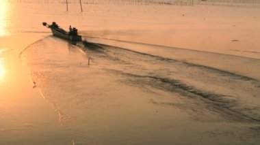 balıkçı tekne sürüş eve, tam hd.