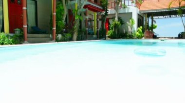 Yüzme Havuzu ve iç lastik, full hd.